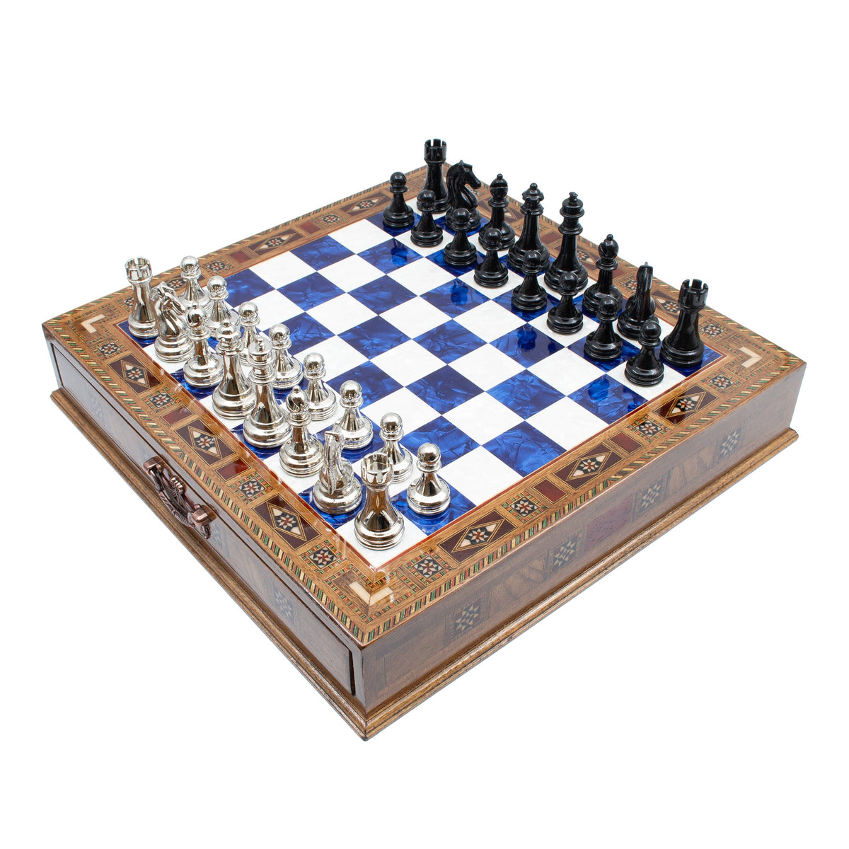 Handgefertigtes Schachspiel aus Holz – Schach spielen in Genf | Schachatelier