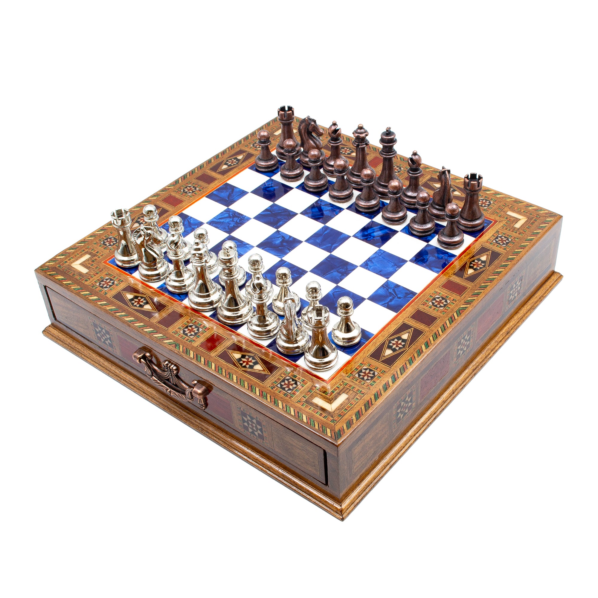 Schachspiel aus Holz mit blauem Brett und Metallfiguren, handgefertigt – Schachatelier