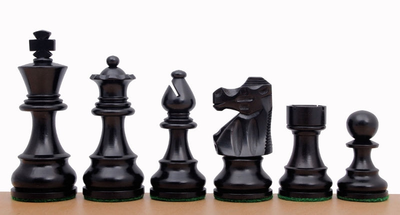 Französische Schachfiguren (Lardy) ebonisiert, König 9,5 cm – Figuren in Reihe