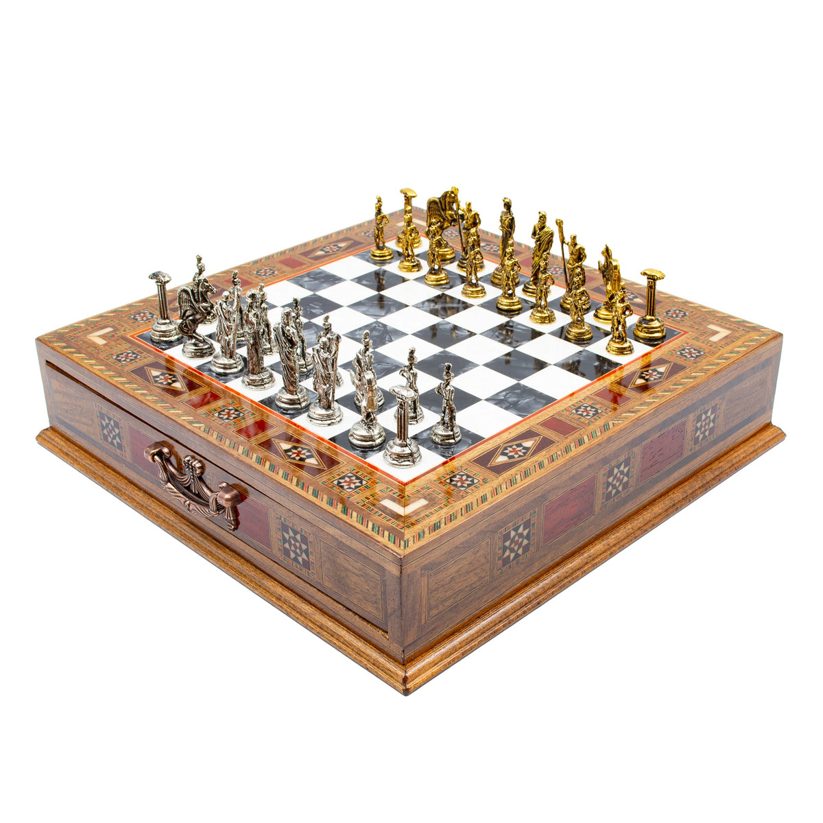 Handgefertigtes Schachspiel aus Holz – Schach spielen in Lille | Schachatelier