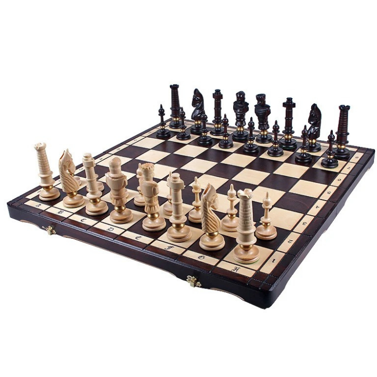 Aufgebautes Royal Lux Schachspiel, weitere Ansicht
