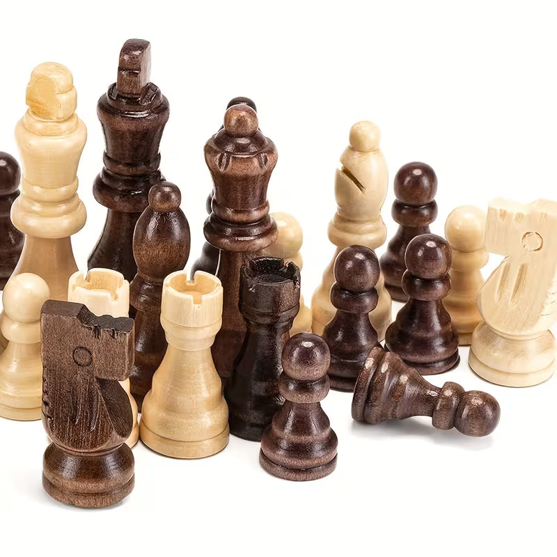 32 Staunton-Schachfiguren aus laminiertem Holz in Naturhell und Dunkelbraun