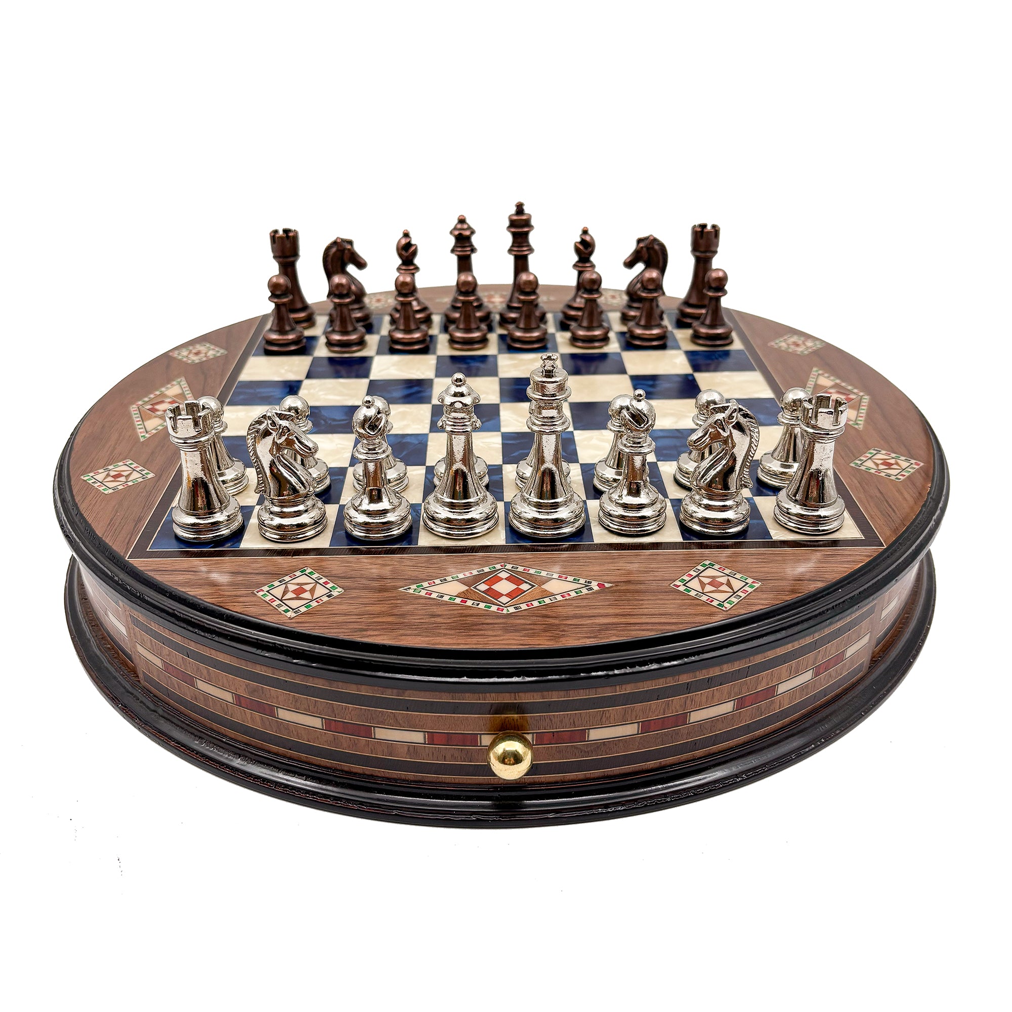 Rundes Mosaik-Schachspiel mit Metallfiguren, handgefertigt – Schachatelier