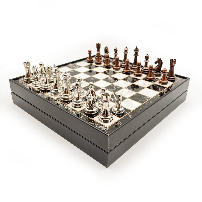 Handgefertigtes Schachspiel mit Metallfiguren in Kupfer-Silber und Aufbewahrungsbox – Schachatelier