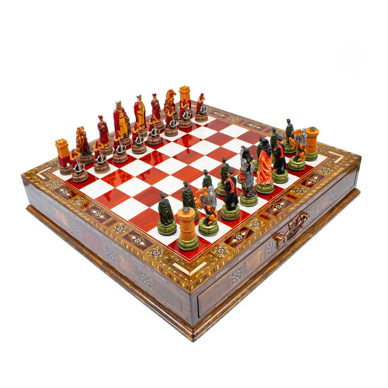 Premium Schachspiel aus Holz mit Mosaik-Brett und handbemalten Figuren – Schachatelier