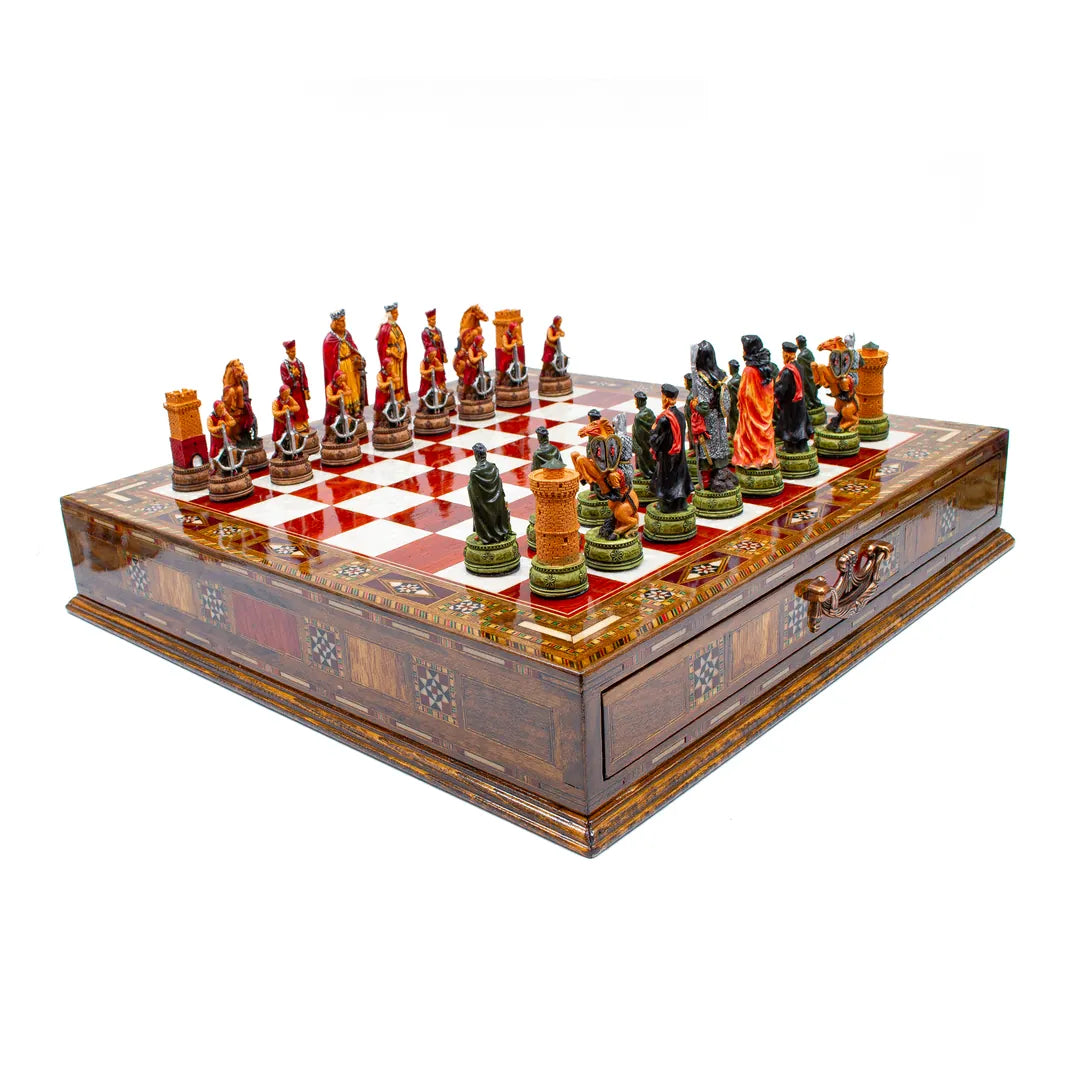Handbemalte Schachfiguren des Premium Mosaik-Schachspiels im Detail – Schachatelier
